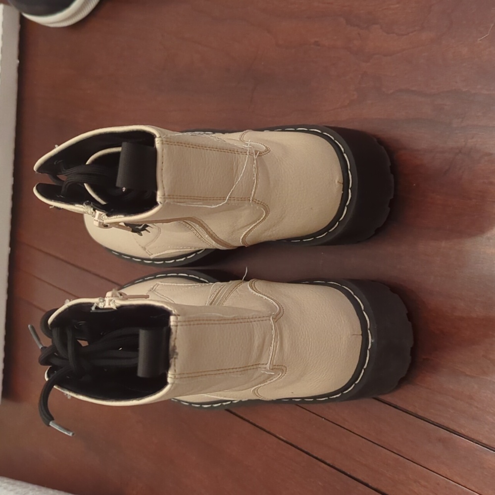 Women's faux leather boots - Picture 2 of 4